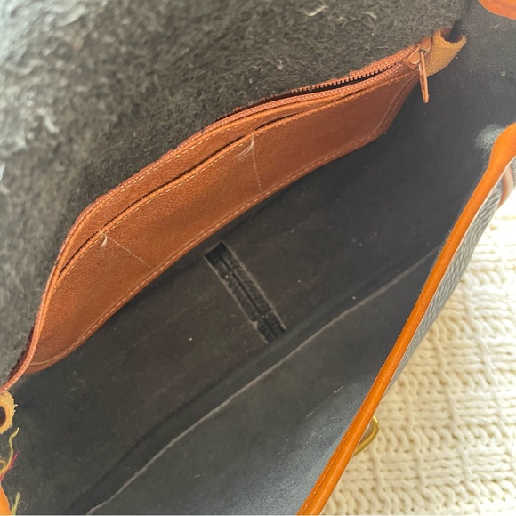 Vintage Dooney & Bourke Leather Crossbody - Picture 5 of 11